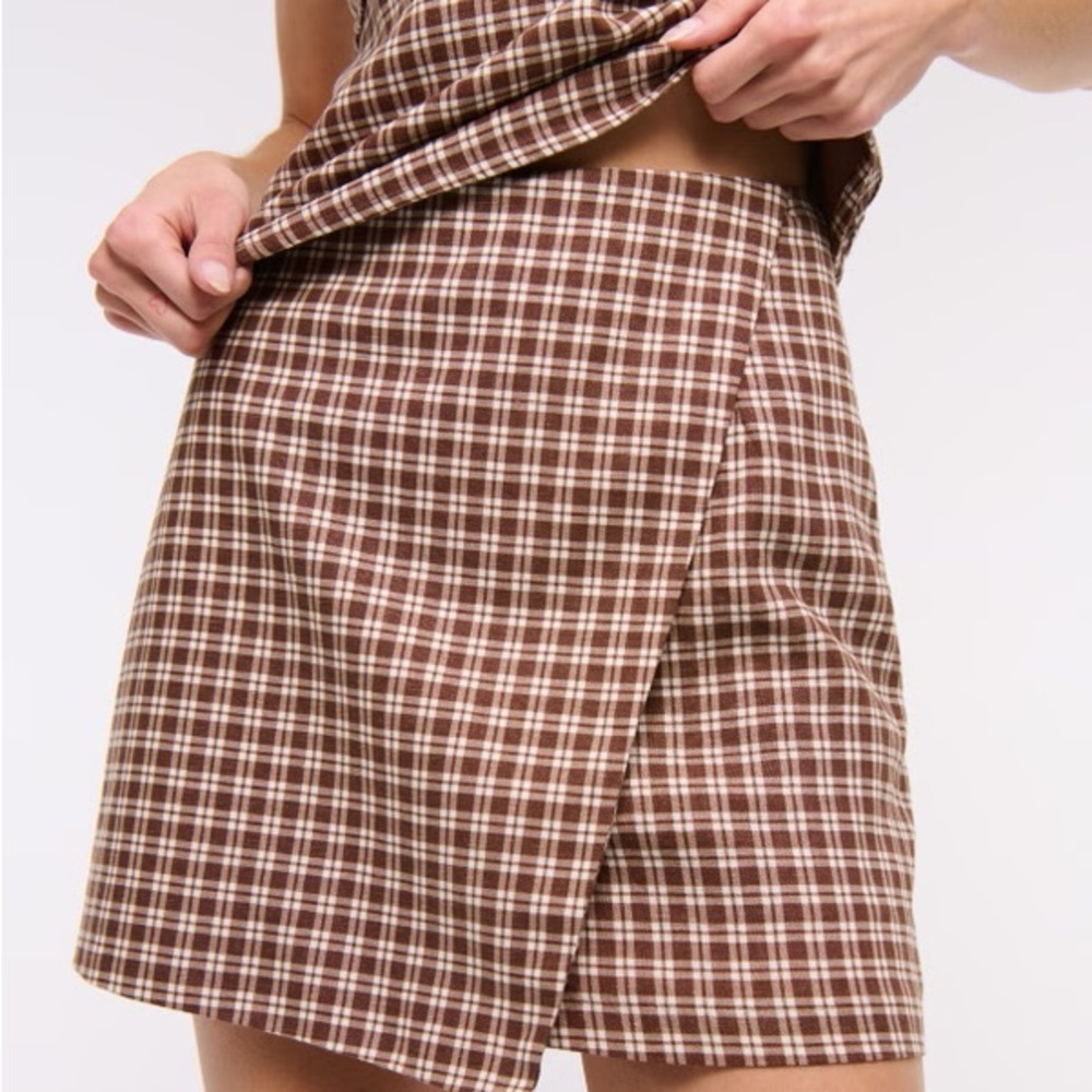 Abercrombie Scarlett Plaid Brown Women's Skort